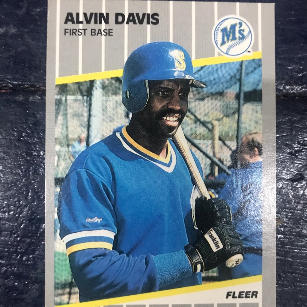 Multiple Baseball Cards - Picture 8 of 16